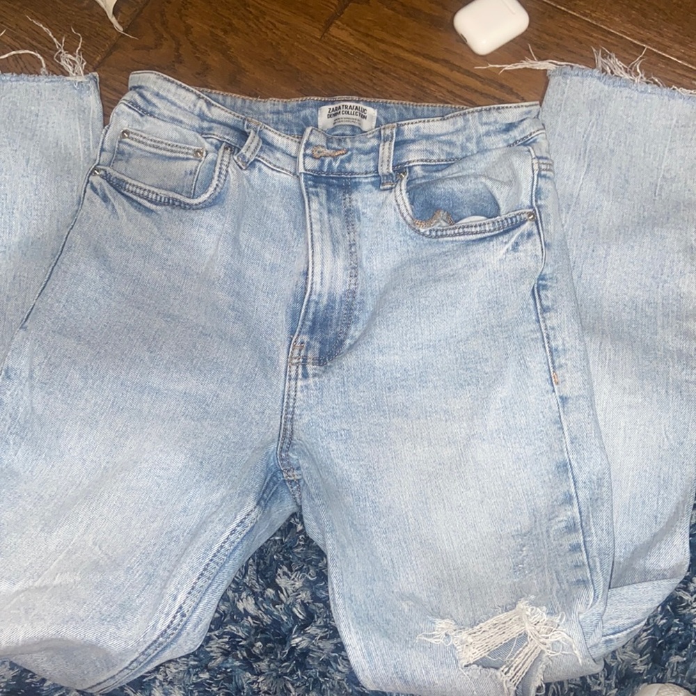 Zara Light Washed Distressed Jeans